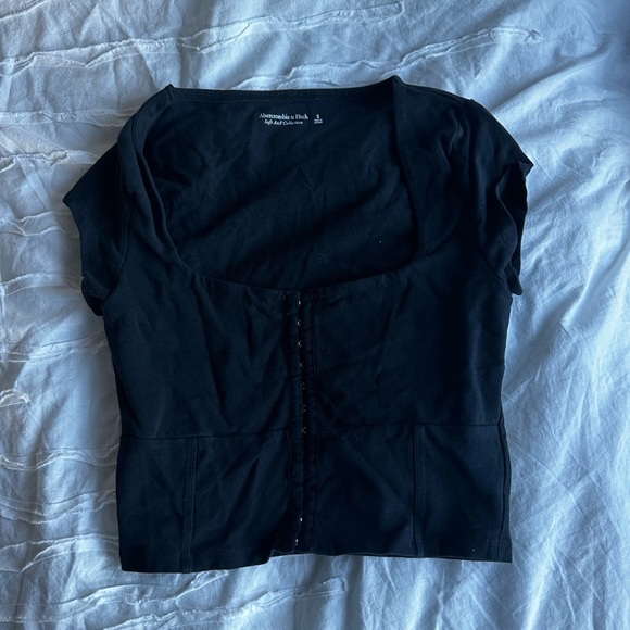 Set of Two Abercrombie Hook Clasp Top Size Small - Picture 2 of 4